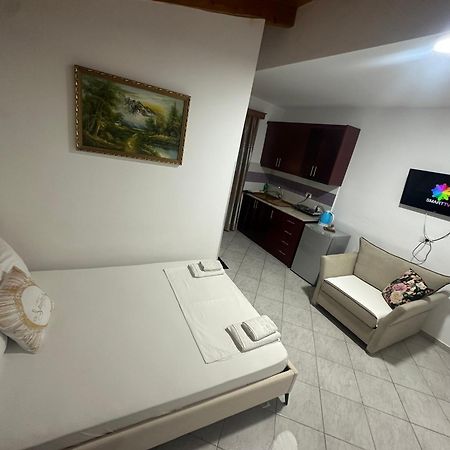Vila Reni Risi Ksamil Bagian luar foto
