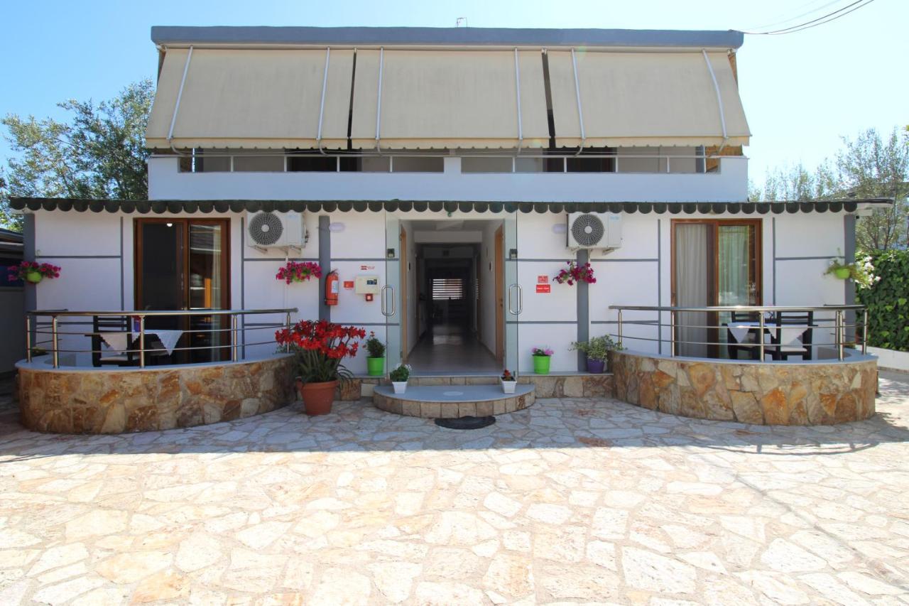 Vila Reni Risi Ksamil Bagian luar foto