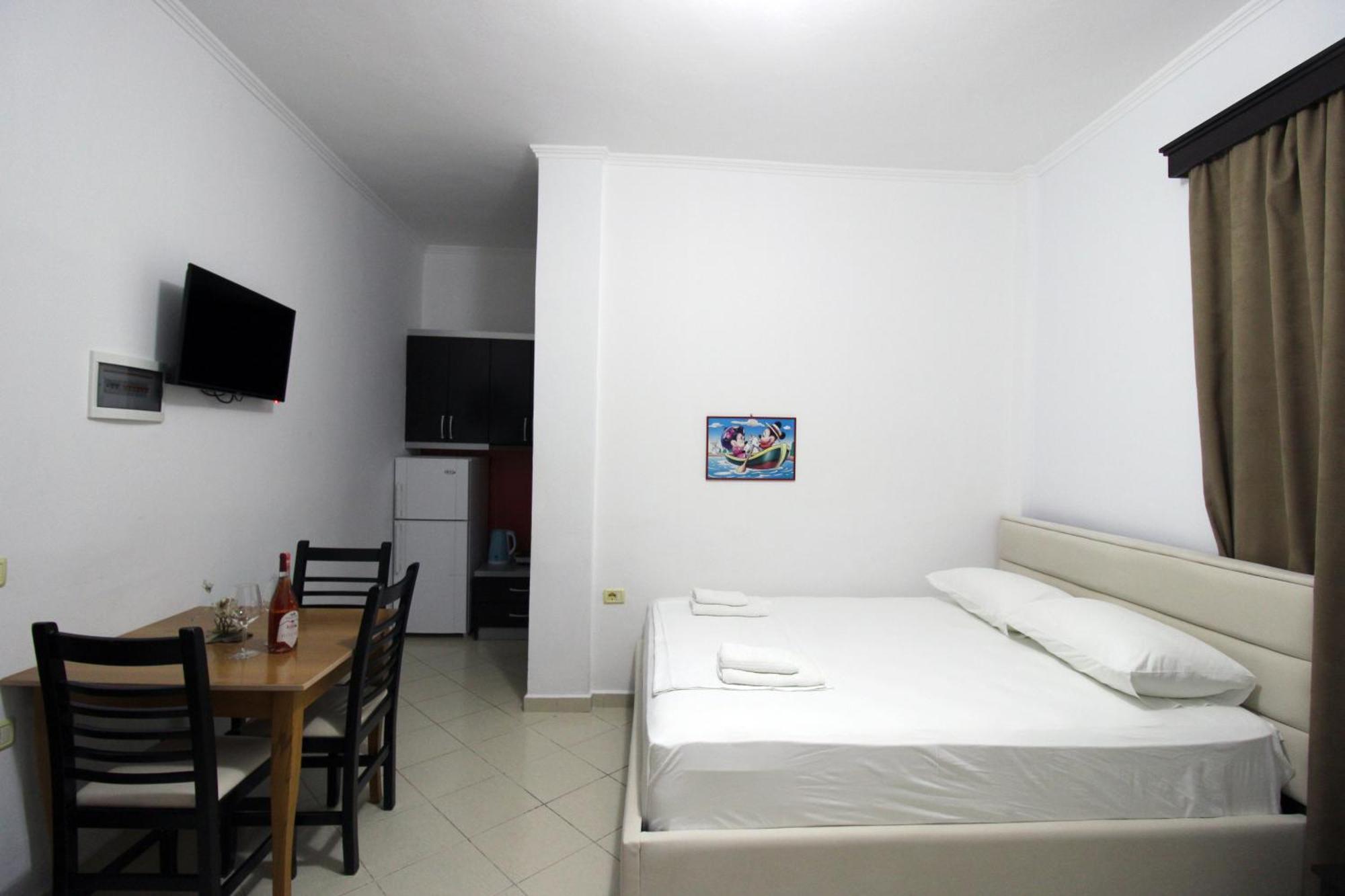 Vila Reni Risi Ksamil Bagian luar foto